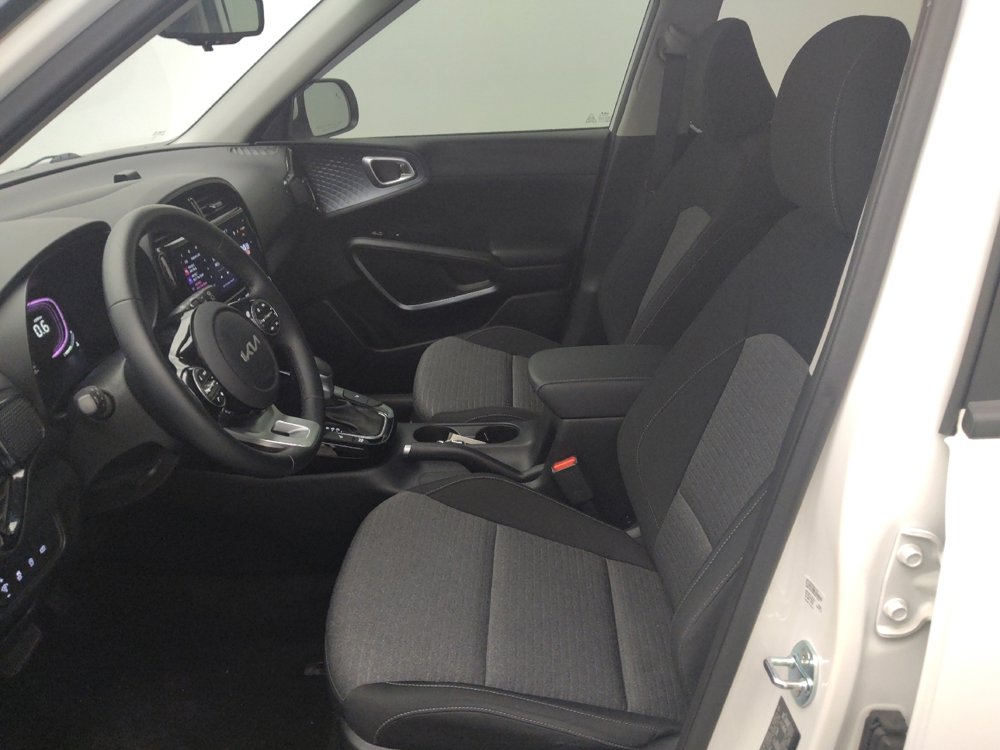 Used 2024 Kia Soul EX image 17