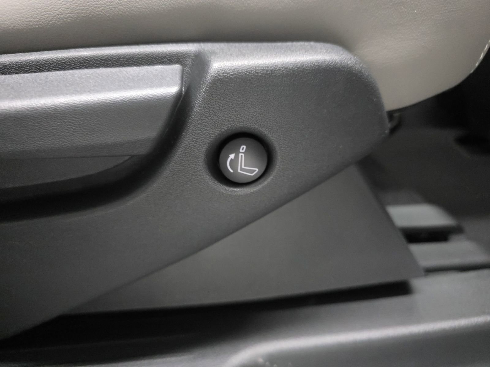 New 2026 INFINITI QX60 Luxe w/ Cargo Package image 12