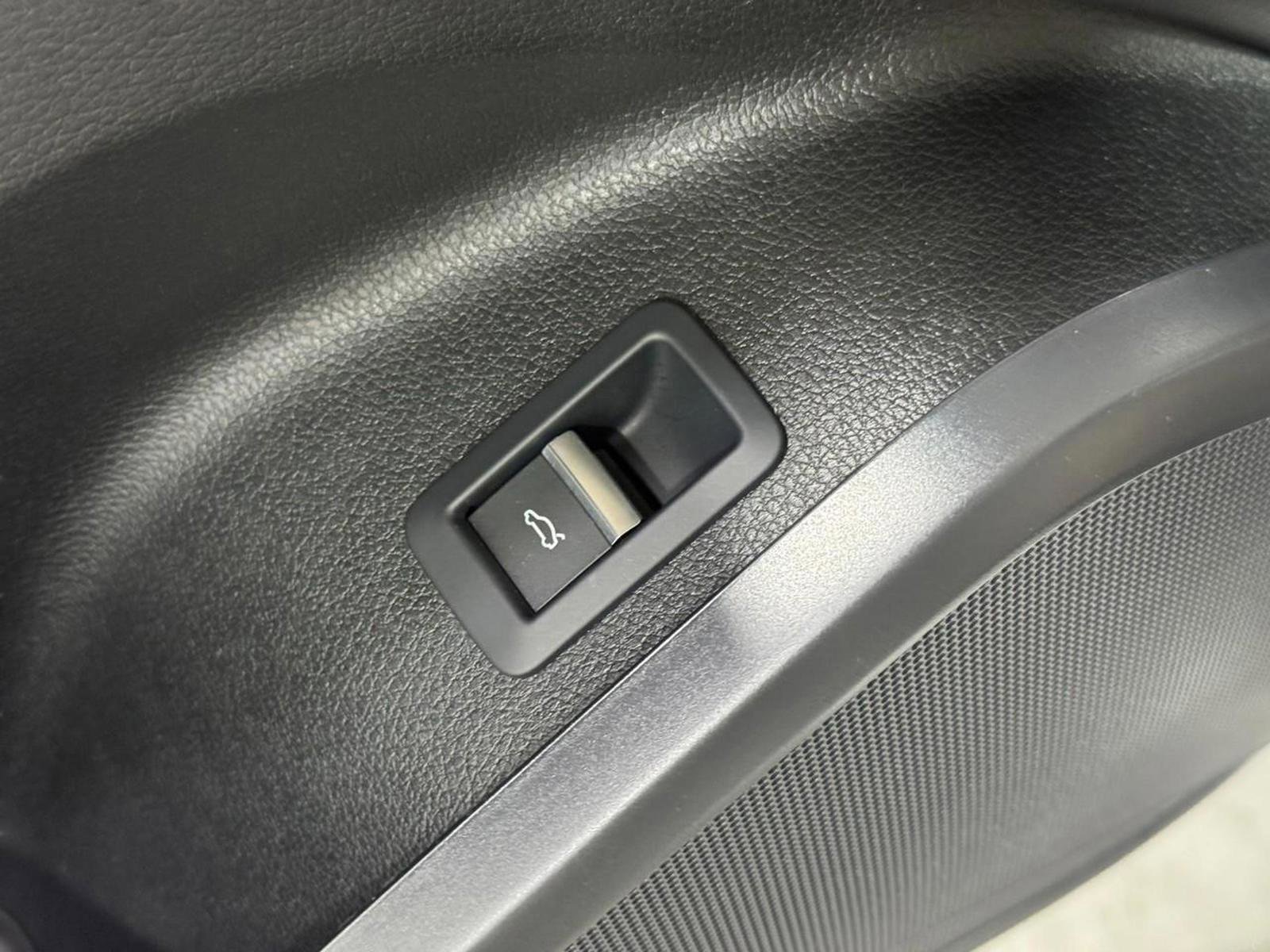 Used 2023 Audi Q5 2.0T Premium w/ Convenience Package image 25