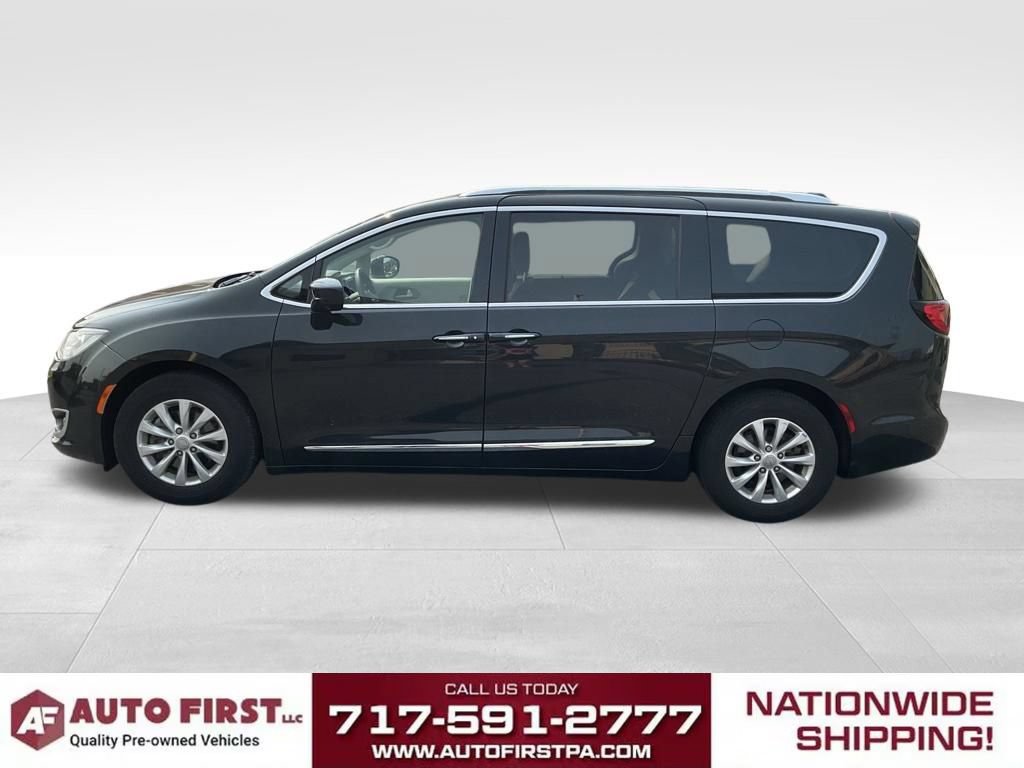 Used 2018 Chrysler Pacifica Touring-L w/ Advanced Safetytec Group FWD image 5
