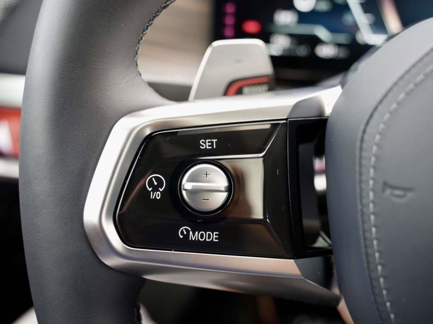 Used 2025 BMW 760i xDrive w/ Executive Package image 9