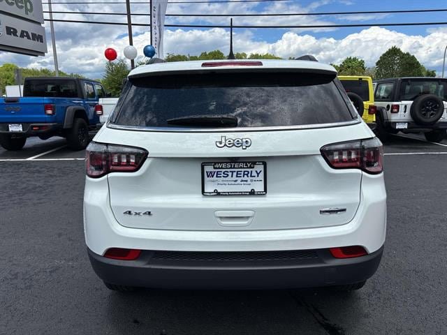 Certified 2022 Jeep Compass Latitude w/ Convenience Group AWD/4WD image 4
