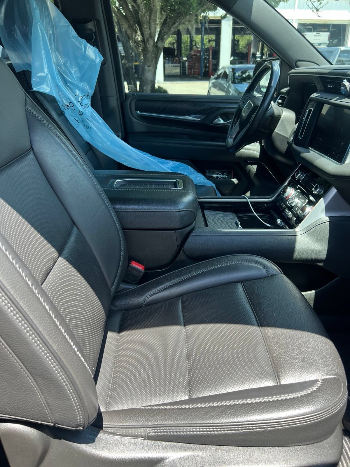 Used 2022 GMC Yukon Denali AWD/4WD image 14