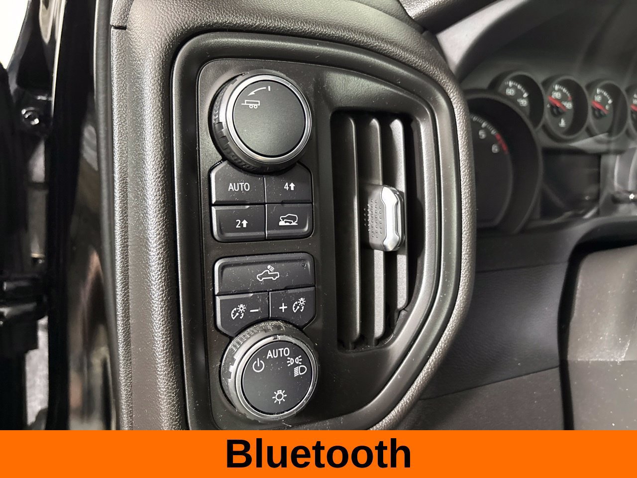 Used 2024 Chevrolet Silverado 1500 Custom AWD/4WD image 11
