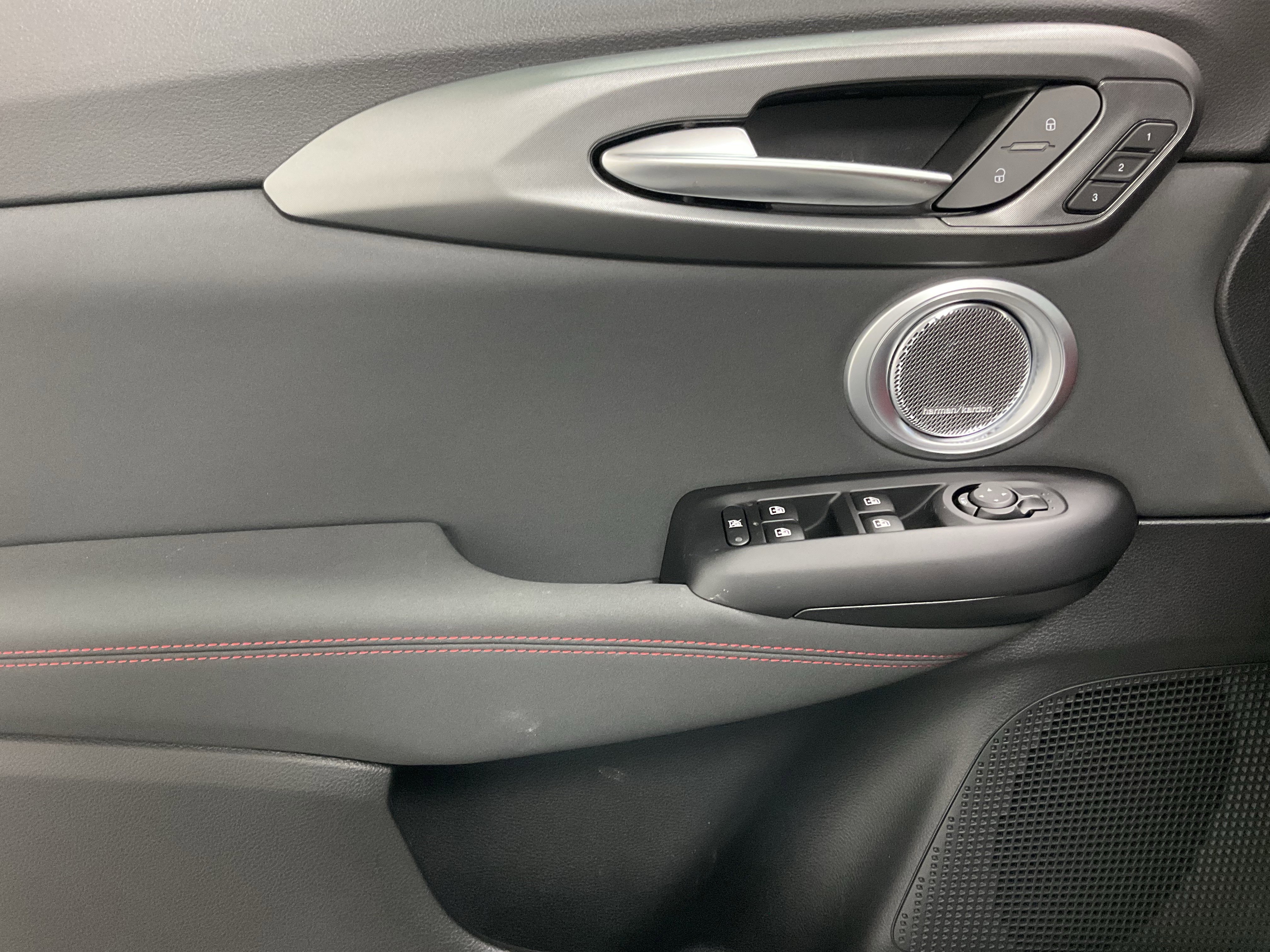 New 2026 Alfa Romeo Tonale w/ Quick Order Package 23H Volce image 17