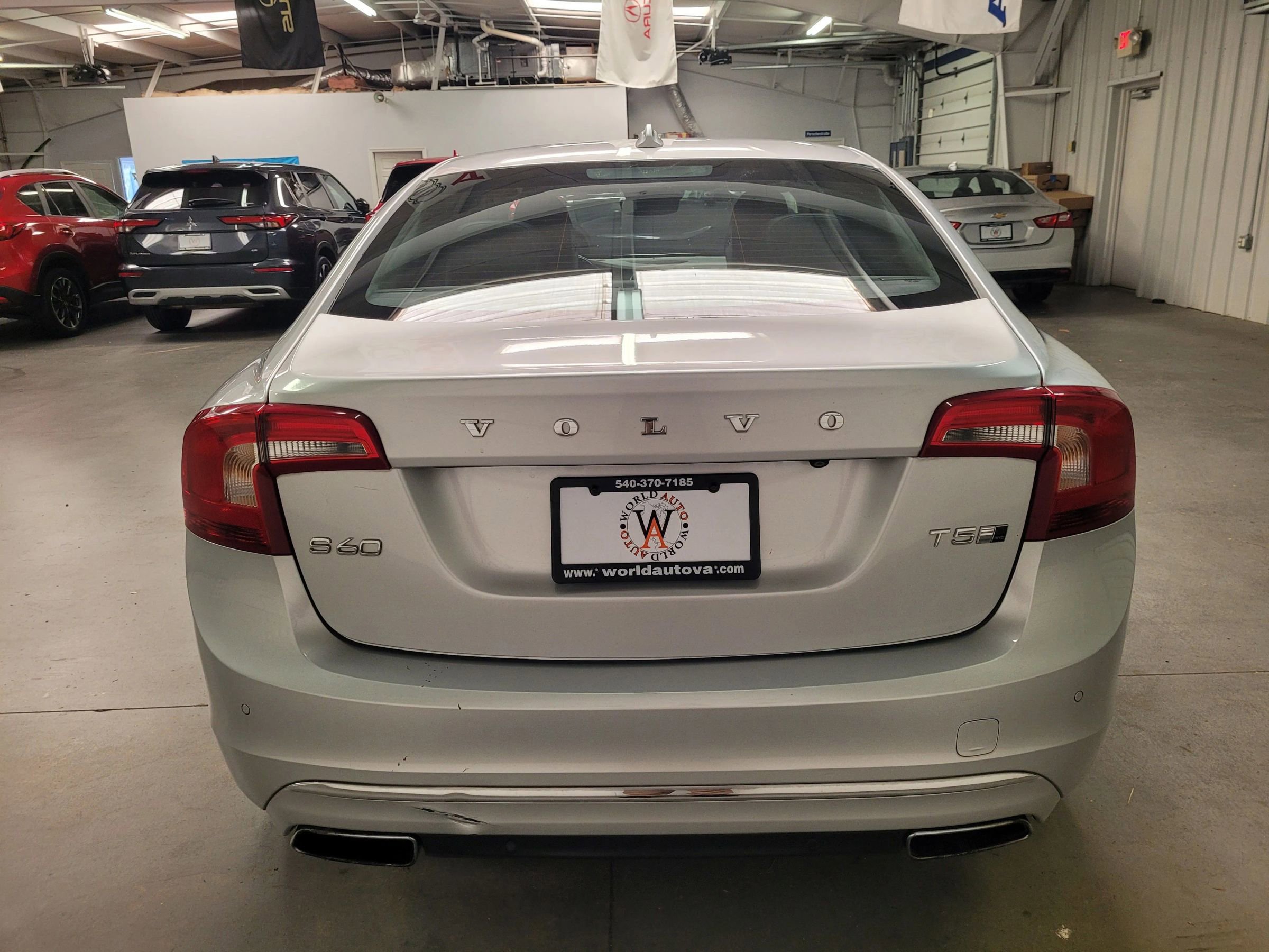 Used 2016 Volvo S60 T5 Inscription Platinum image 6