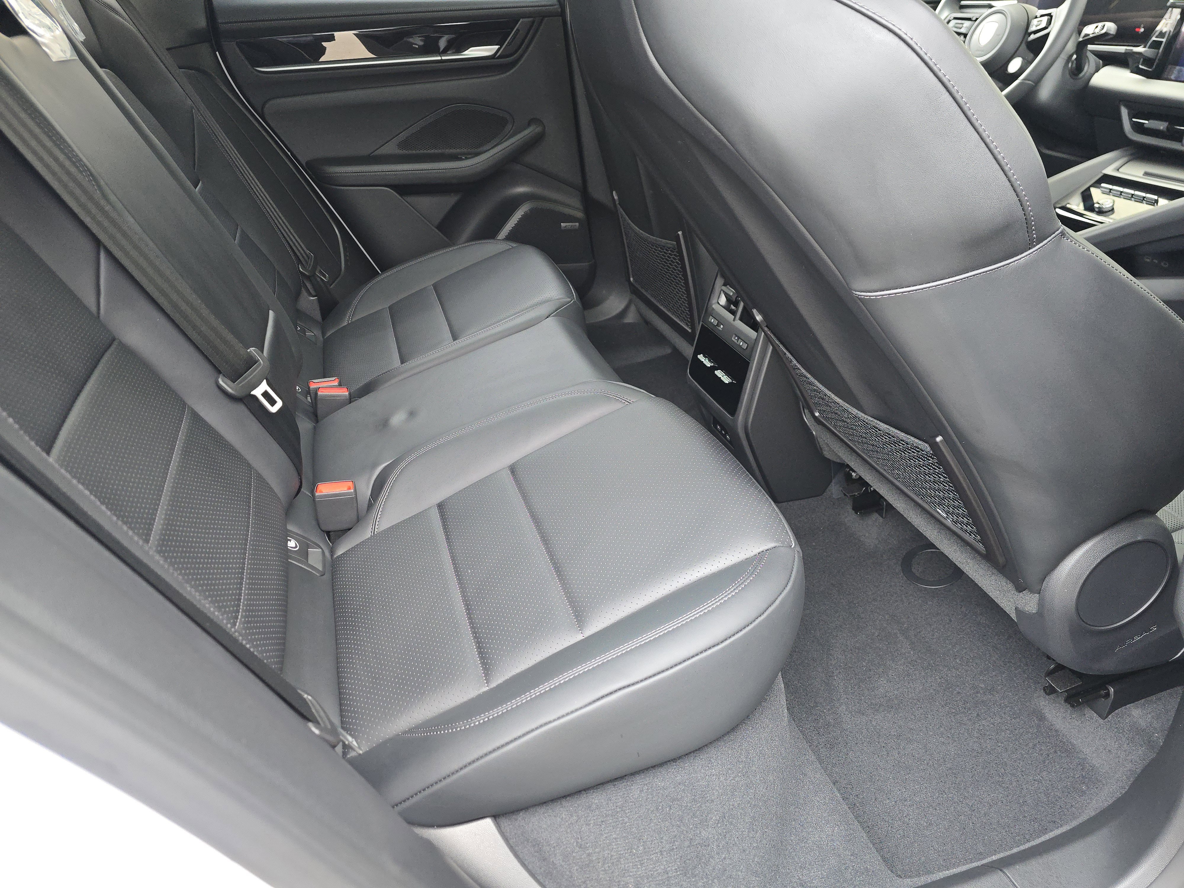 New 2026 Porsche Macan 4 Electric image 14