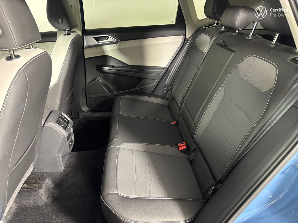 Used 2025 Volkswagen Taos SE w/ Panoramic Sunroof Package AWD/4WD image 29