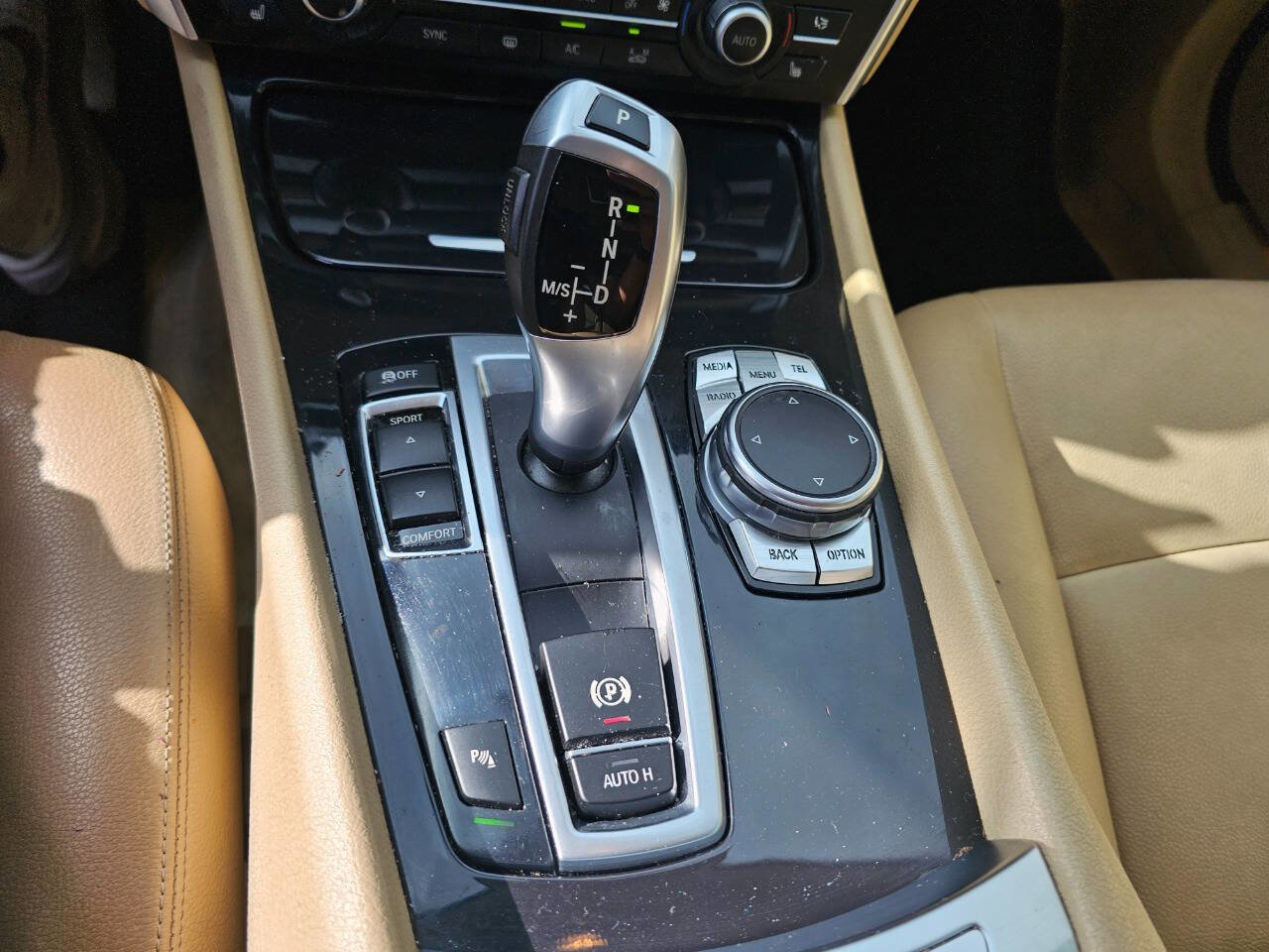 Used 2017 BMW 535i Gran Turismo RWD image 13