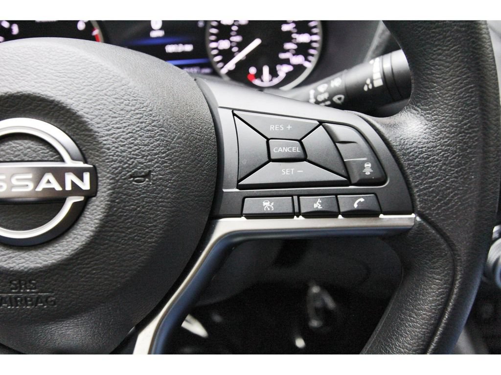 Used 2025 Nissan Sentra SV FWD image 18