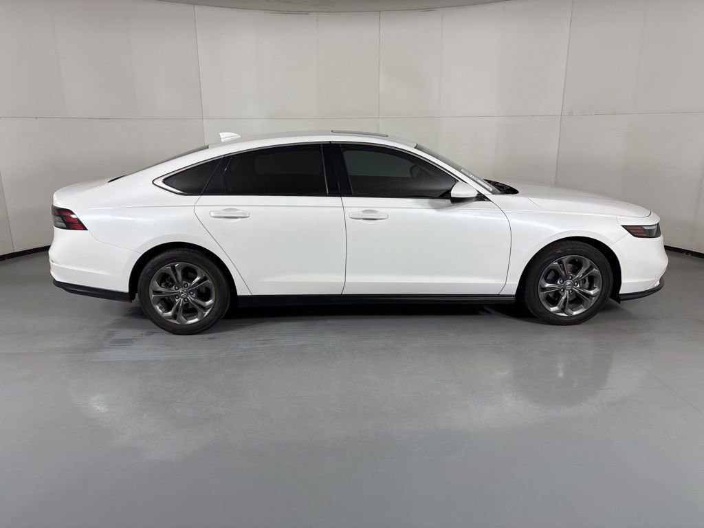 Used 2023 Honda Accord EX image 9