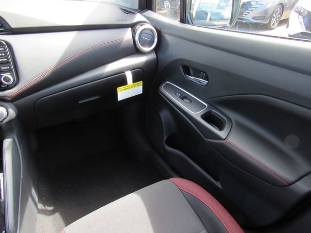 New 2025 Nissan Versa SR w/ Trunk Package FWD image 18