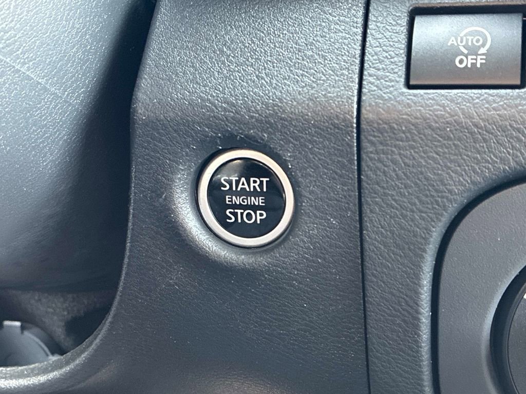 Used 2025 Nissan Frontier SV AWD/4WD image 23