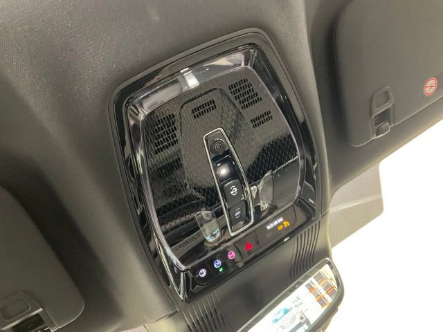 New 2026 Cadillac Vistiq Luxury w/ LPO, Floor Liner Package image 15
