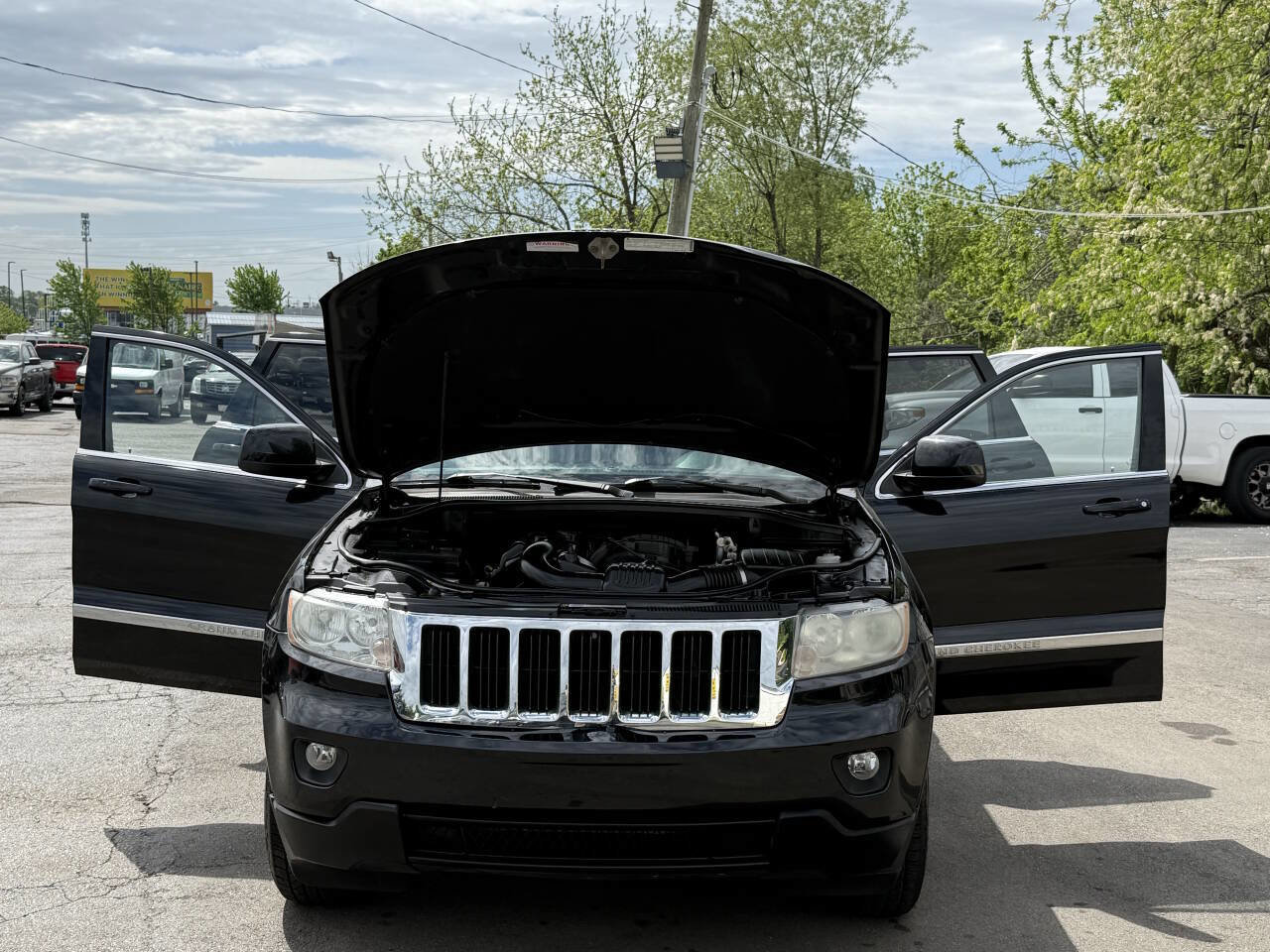 Used 2011 Jeep Grand Cherokee Laredo AWD/4WD image 21
