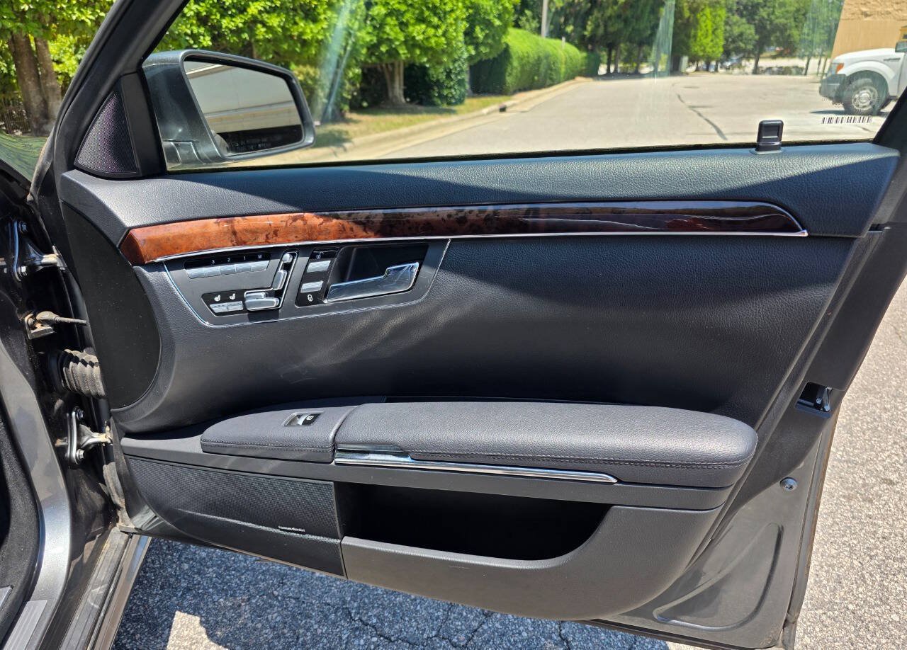 Used 2011 Mercedes-Benz S 550 w/ Sport Pkg Plus One image 39