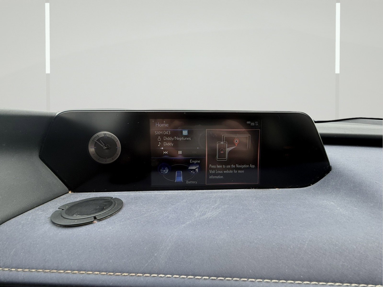 Used 2022 Lexus UX 250h w/ Premium Package image 16