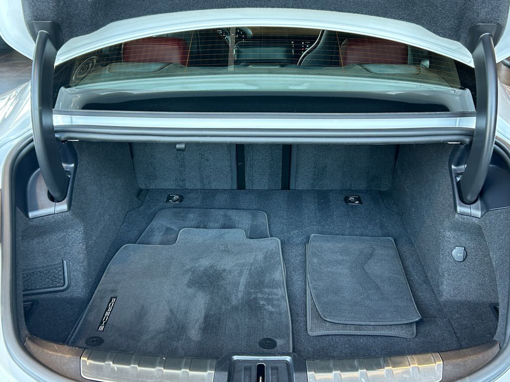 Used 2020 Porsche Taycan 4S image 33