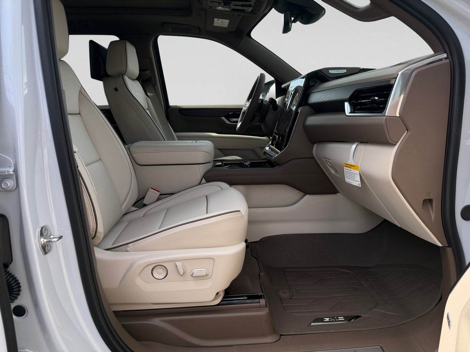 New 2026 GMC Yukon XL Denali w/ Denali Reserve Package image 17