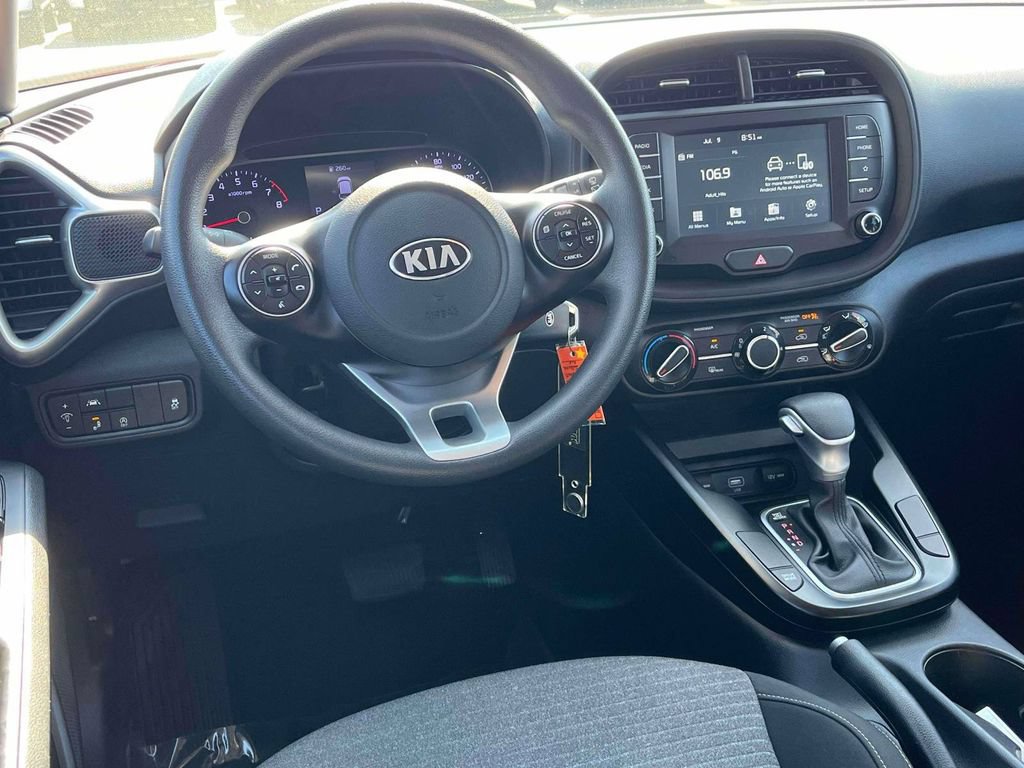Used 2020 Kia Soul S FWD image 2