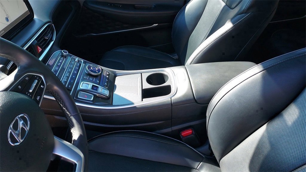 Used 2021 Hyundai Santa Fe Limited image 17