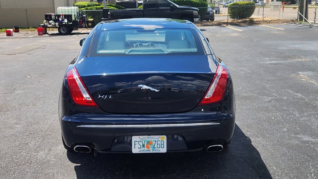 Used 2011 Jaguar XJ L Supercharged RWD image 5