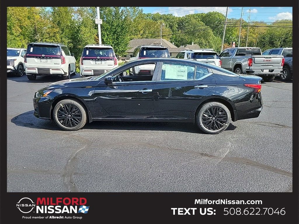 Used 2025 Nissan Altima 2.5 SV w/ SV Special Edition Package AWD/4WD image 2