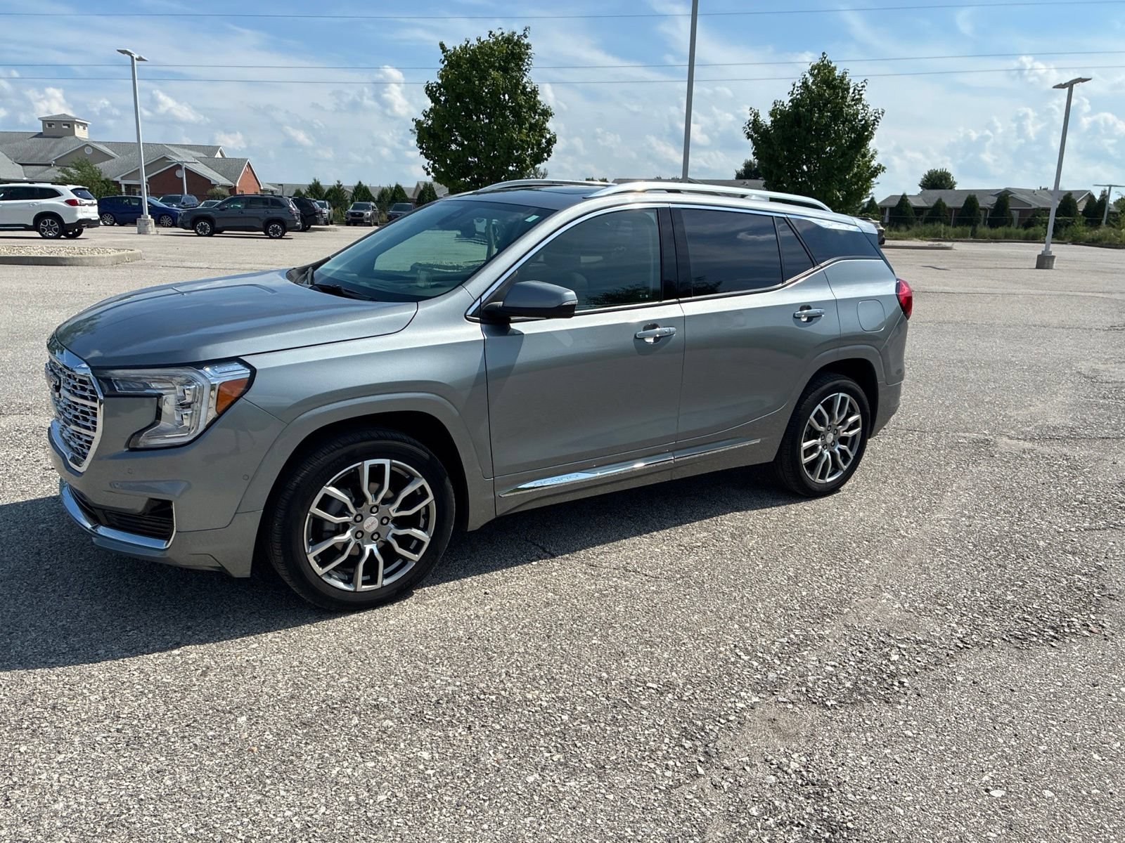 Used 2024 GMC Terrain Denali w/ Denali Premium Package AWD/4WD image 21