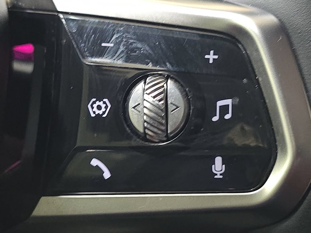 Certified 2023 BMW 740i RWD image 21