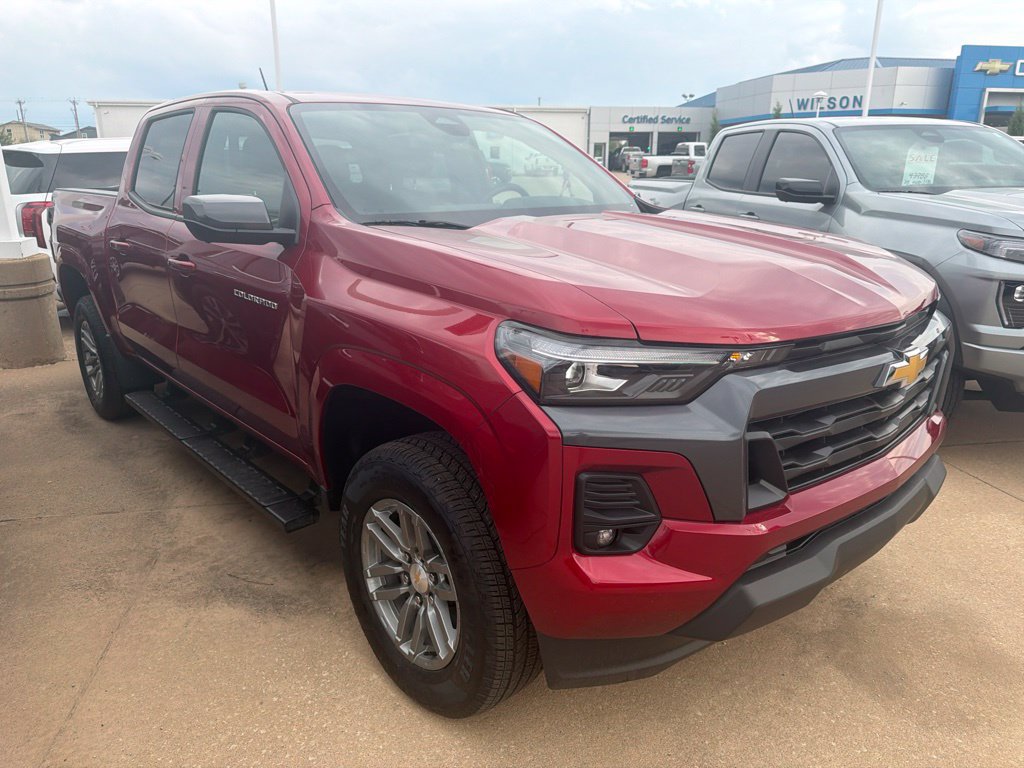 Used 2025 Chevrolet Colorado LT w/ LT Convenience Package RWD image 11