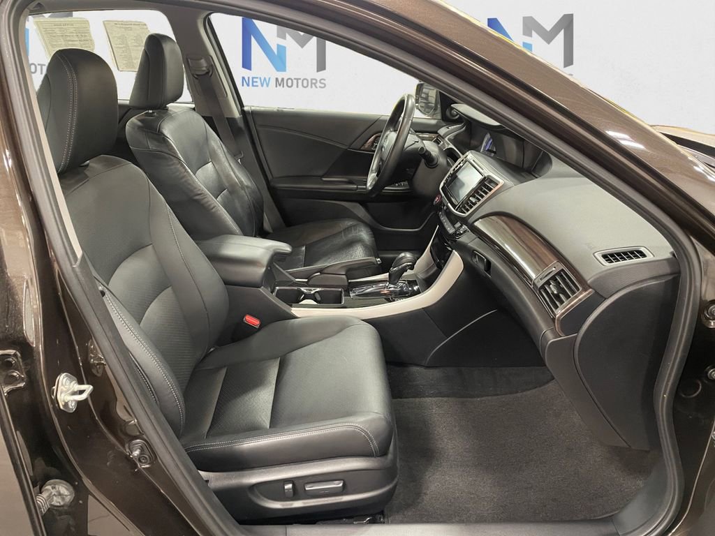 Used 2017 Honda Accord EX-L image 15