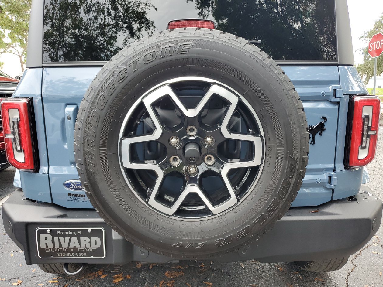 Used 2025 Ford Bronco Outer Banks AWD/4WD image 8