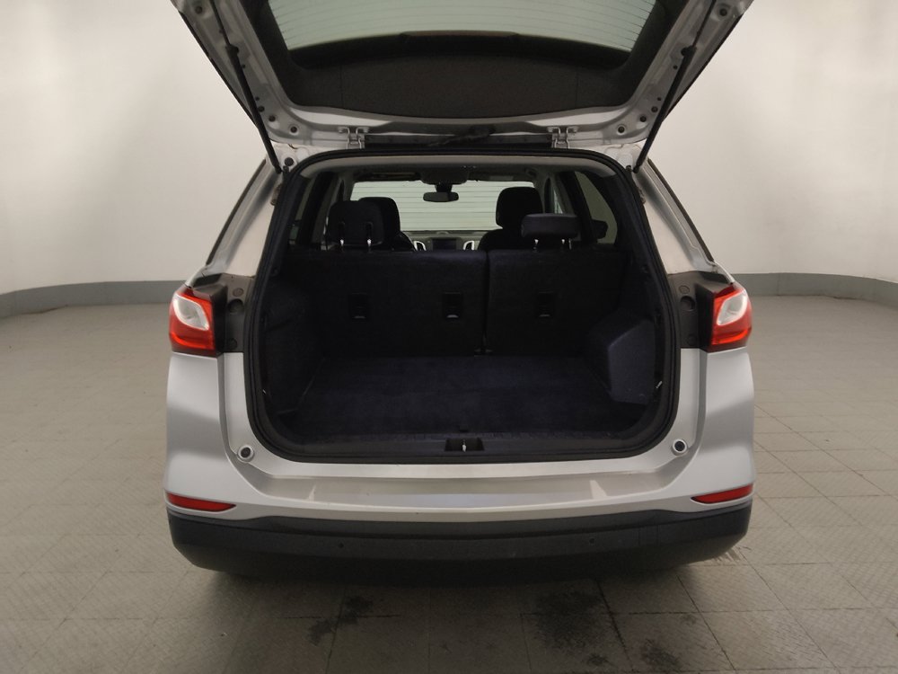Used 2020 Chevrolet Equinox LS w/ LPO, Cargo Package AWD/4WD image 29