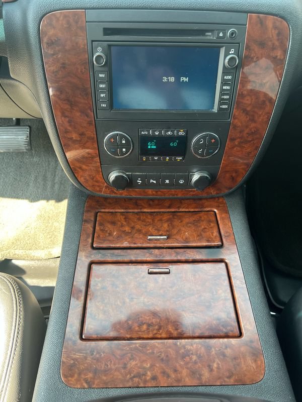 Used 2008 Chevrolet Avalanche LTZ w/ LTZ Preferred Equipment Group AWD/4WD image 14