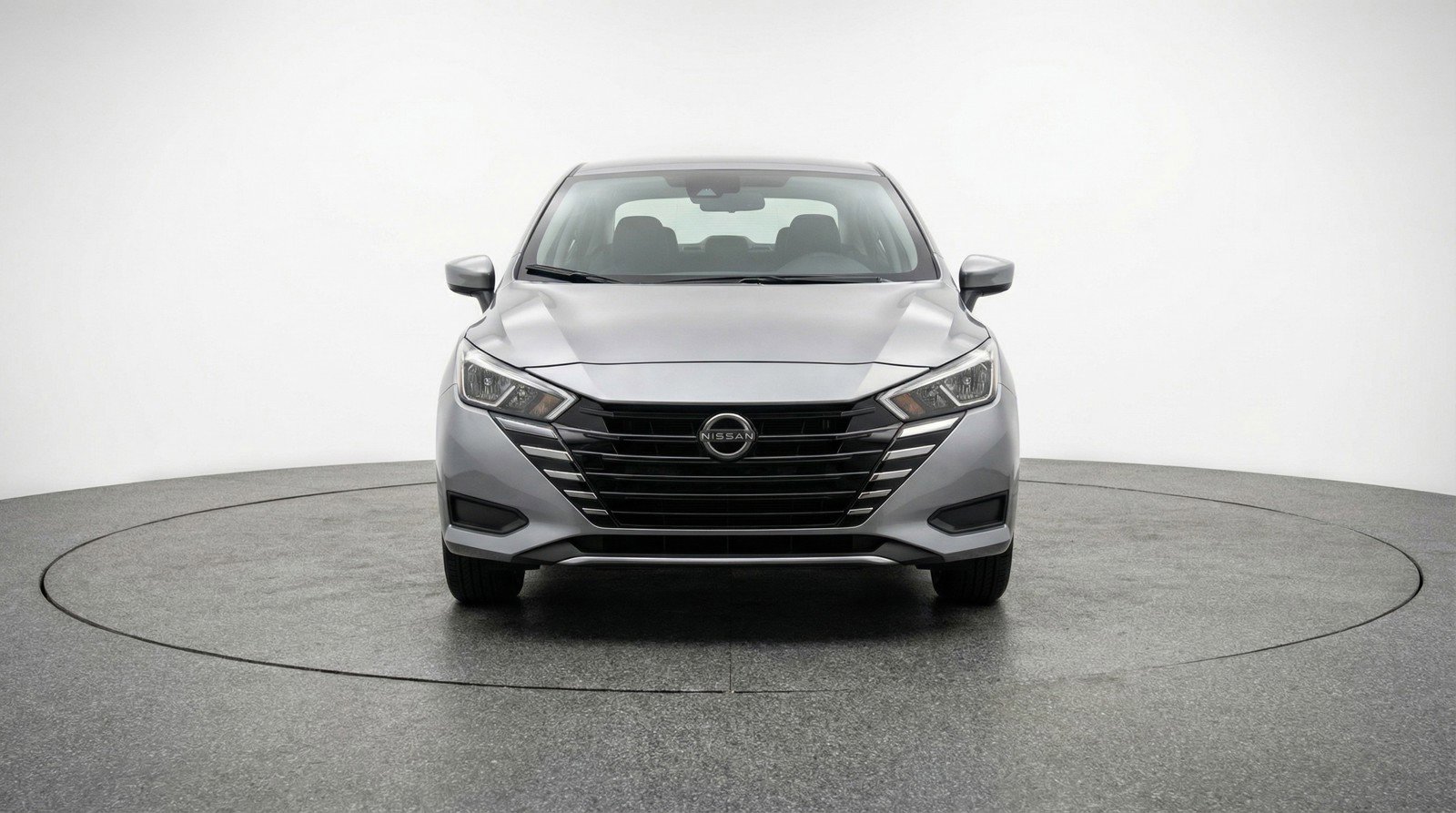 Used 2025 Nissan Versa SV image 2