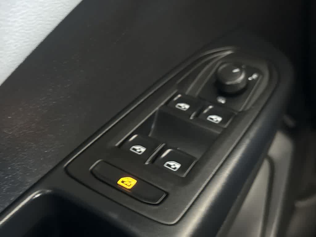 Used 2024 Volkswagen Taos SE AWD/4WD image 17