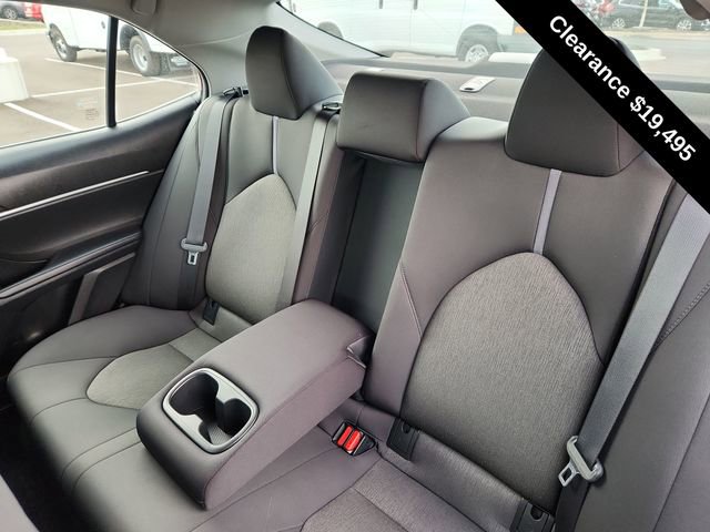 Used 2022 Toyota Camry LE image 23