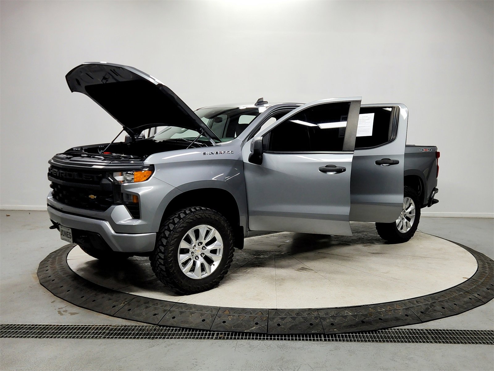 Used 2024 Chevrolet Silverado 1500 Custom image 11
