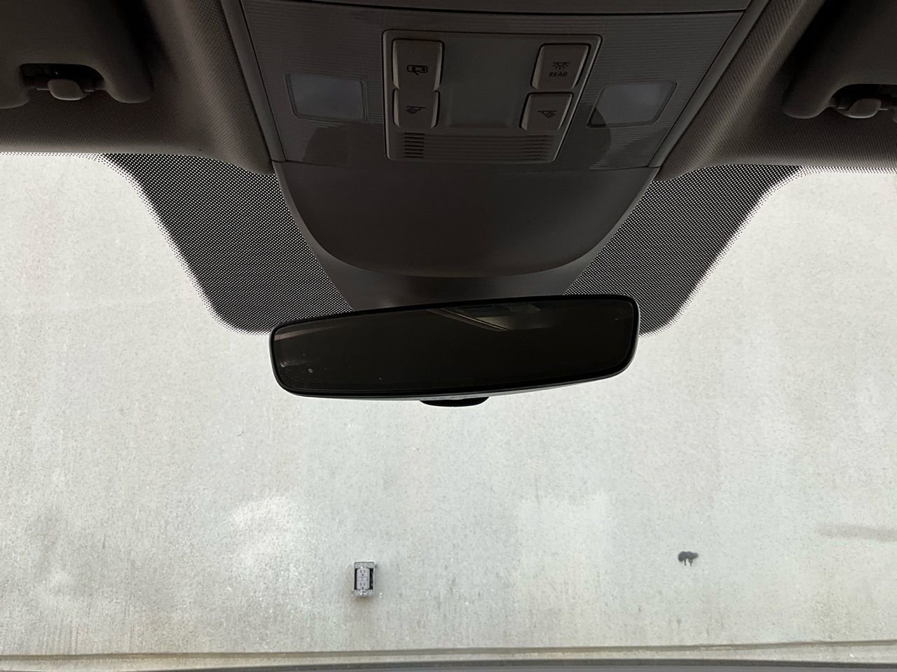 Used 2025 Volkswagen Taos SE image 18