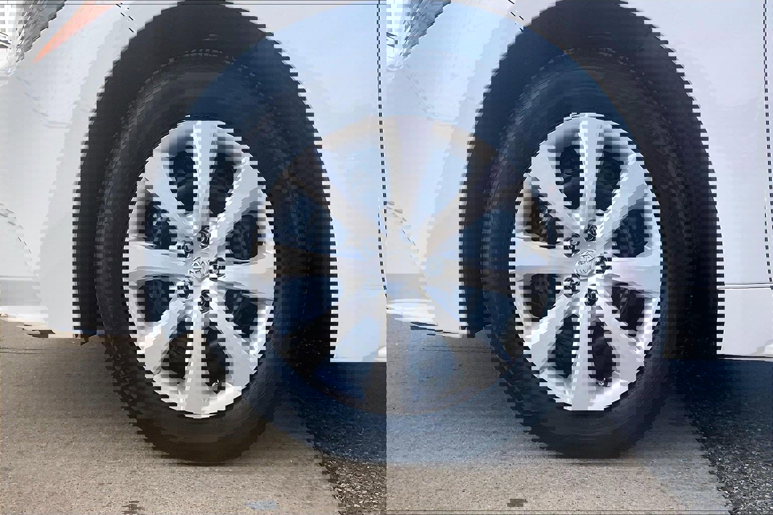 Used 2025 Toyota Corolla LE image 11