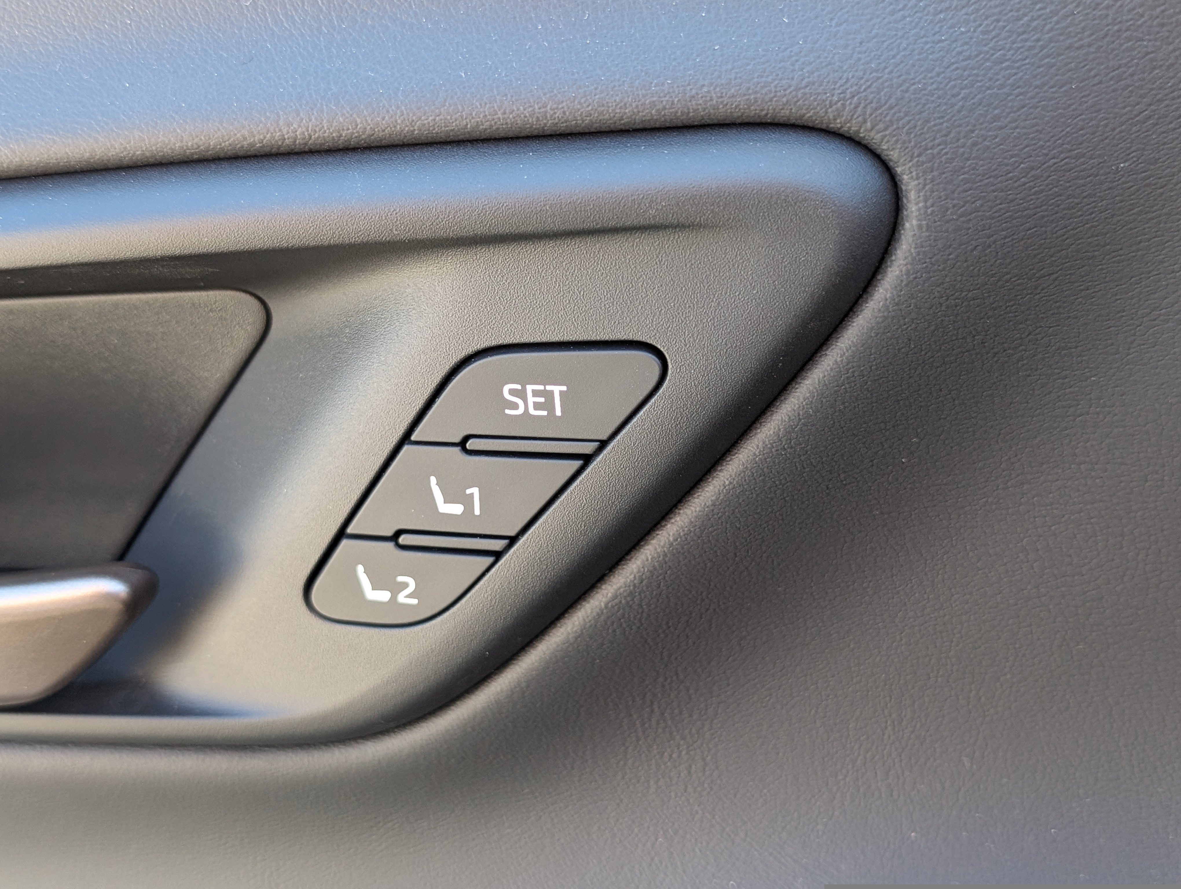 Used 2025 Toyota Crown Signia w/ Advanced Technology Package image 22