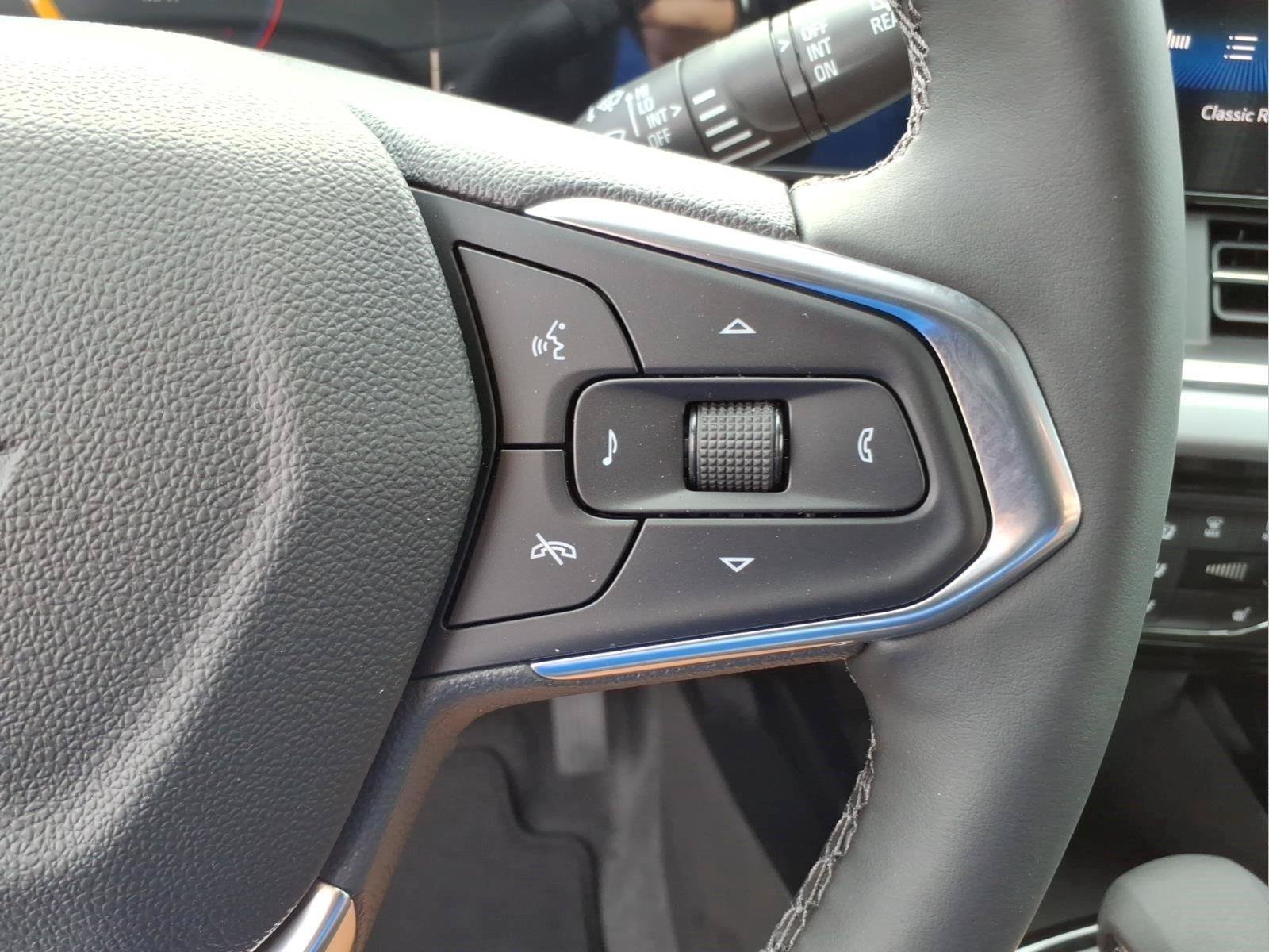 New 2026 Chevrolet Trax LT w/ LT Convenience Package FWD image 20