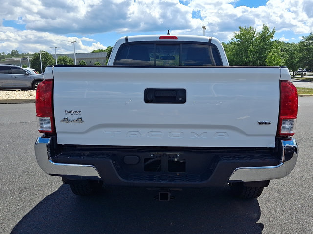 Used 2017 Toyota Tacoma SR5 AWD/4WD image 5
