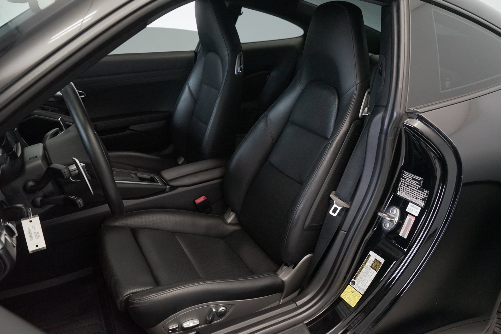 Used 2016 Porsche 911 Carrera RWD image 8