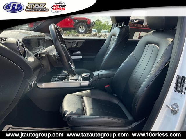 Used 2020 Mercedes-Benz GLB 250 4MATIC w/ Premium Package image 10