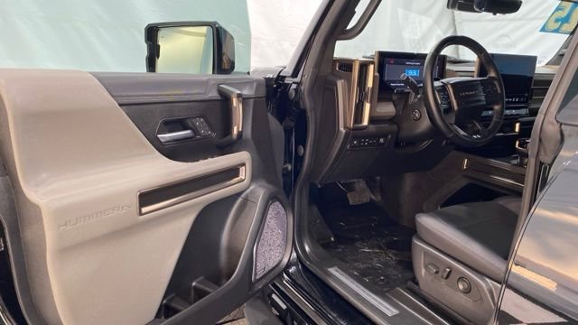 Used 2025 GMC Hummer EV 2X image 30