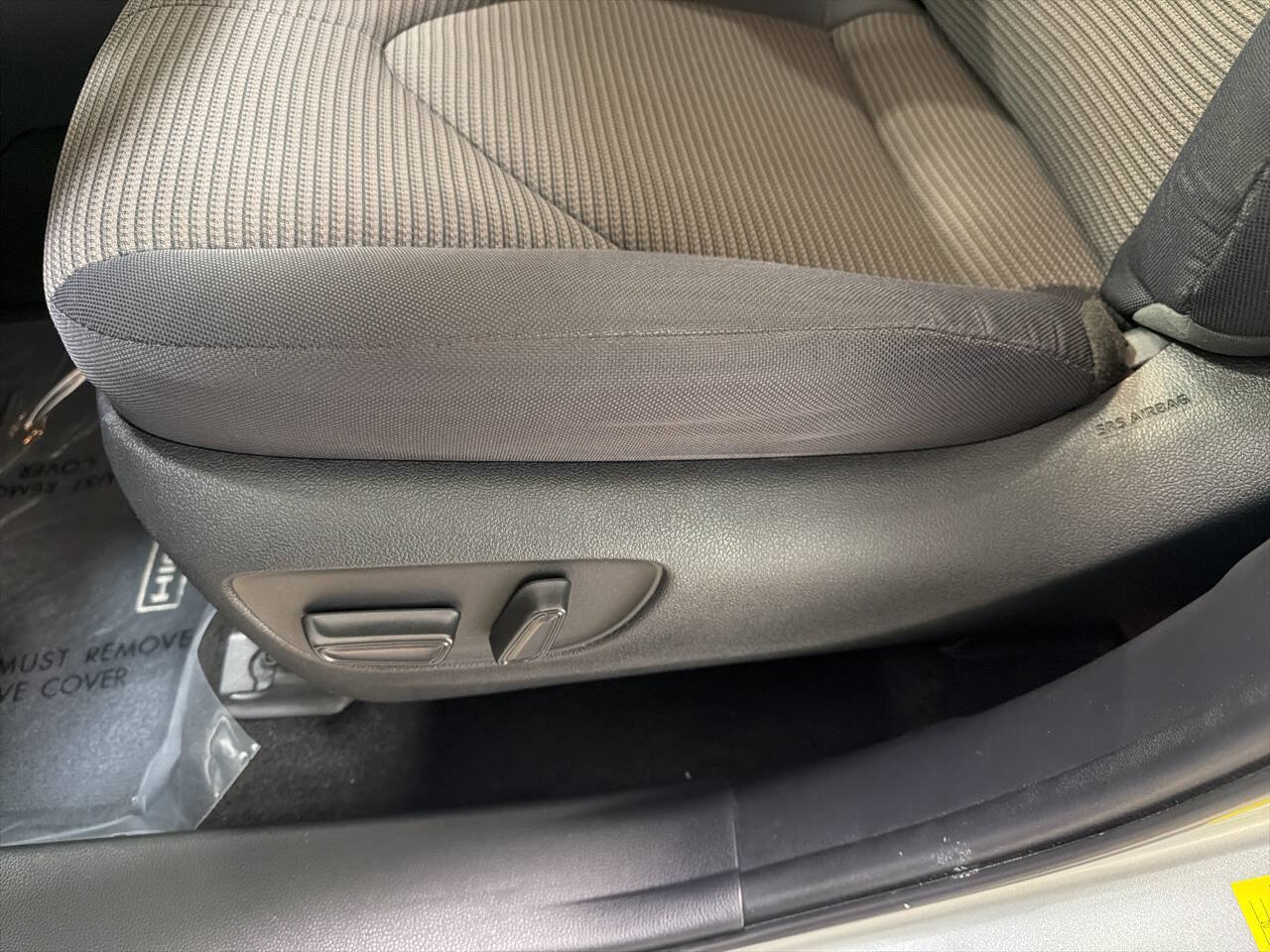 Used 2023 Toyota Highlander LE AWD/4WD image 20