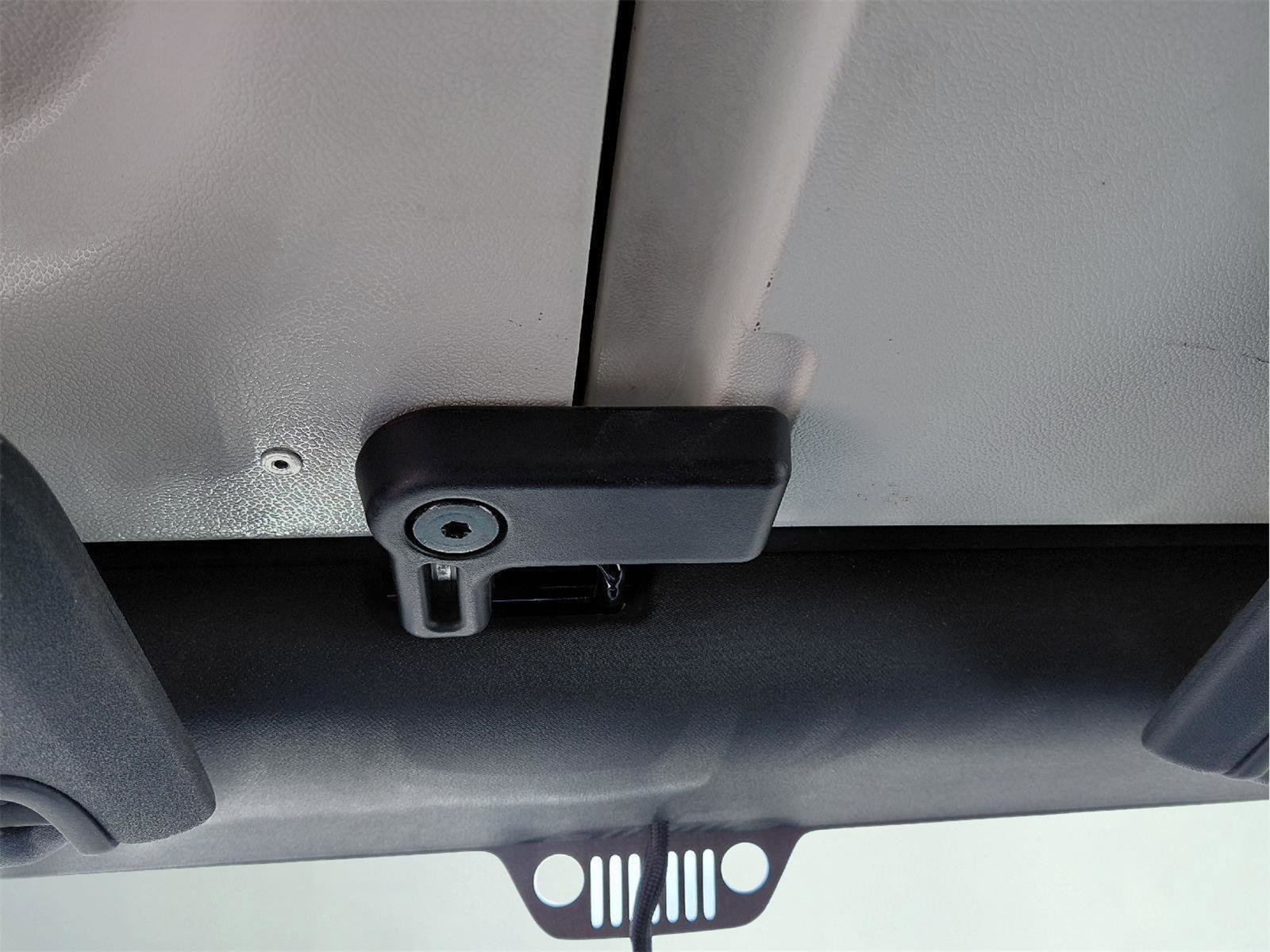 Used 2015 Jeep Wrangler Unlimited Rubicon w/ Connectivity Group image 37