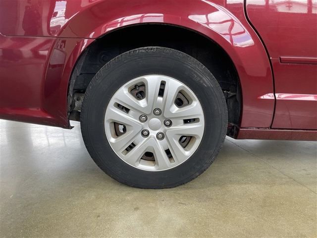 Used 2017 Dodge Grand Caravan SE FWD image 10