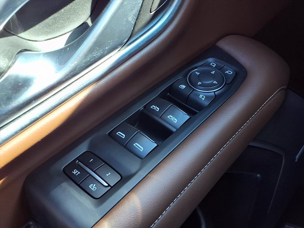 Used 2021 Chevrolet Suburban High Country w/ Premium Package image 29